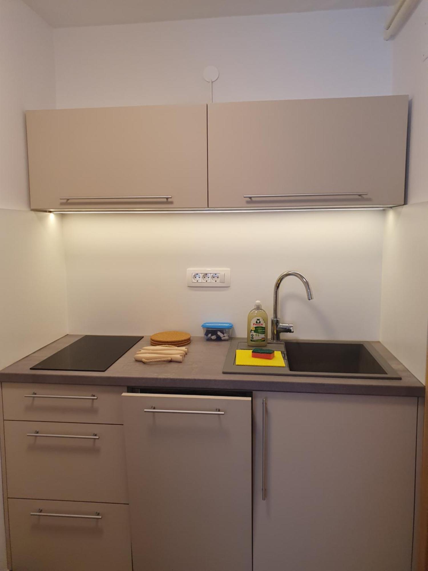 Apartmaji Pregelj Koper Luaran gambar