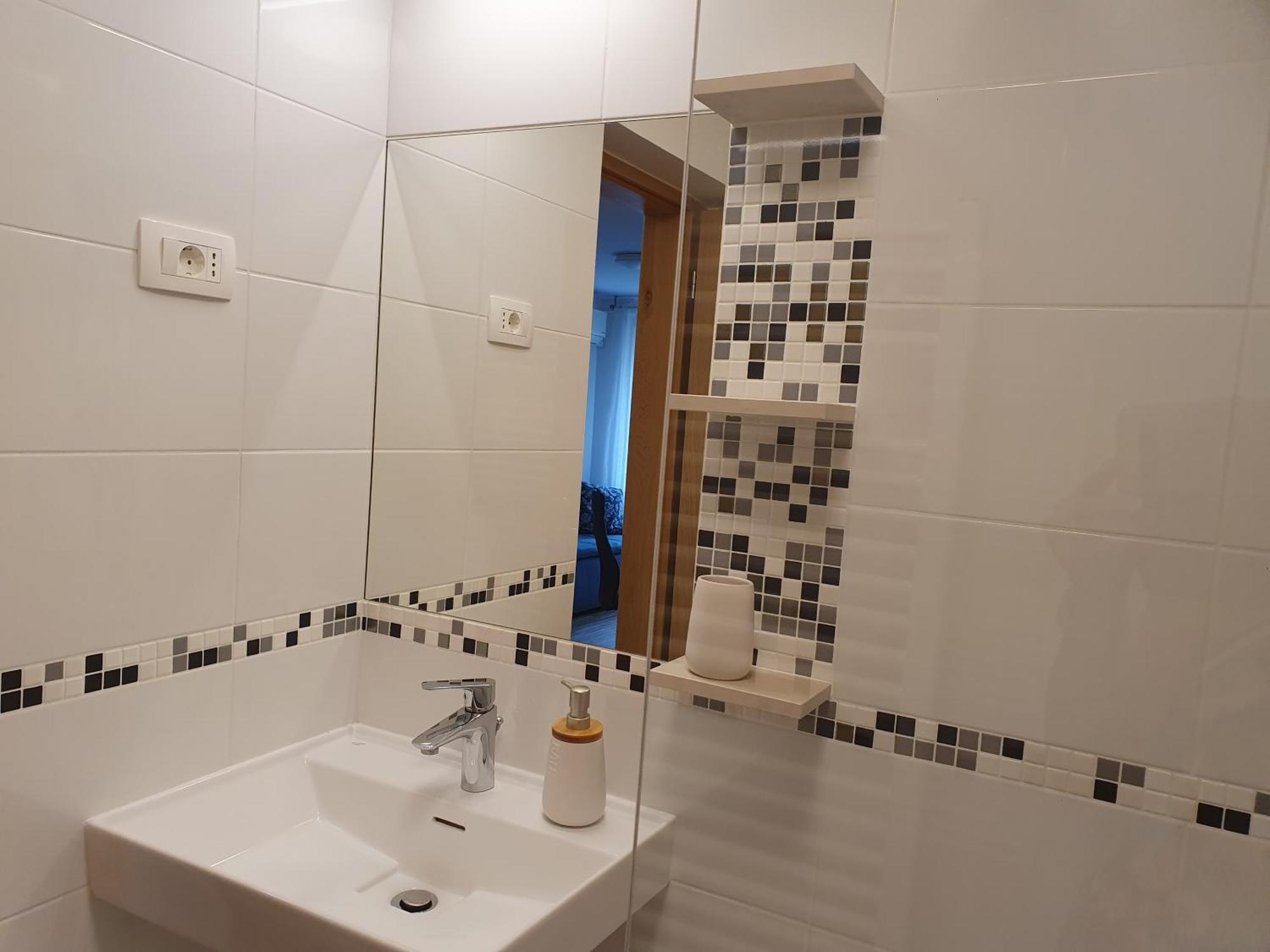 Apartmaji Pregelj Koper Luaran gambar